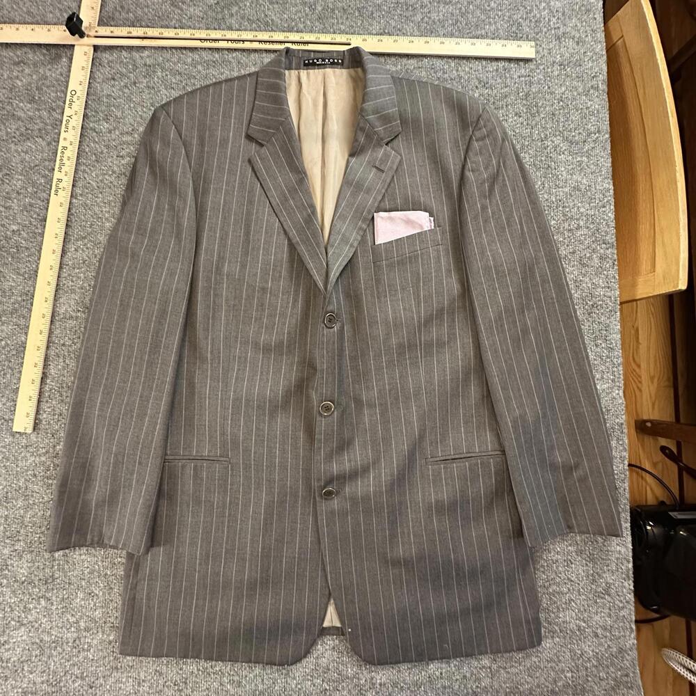 Hugo Boss Mens Grey Pinstripe 3 Button Blazer Sport Coat with Silk Pocket Square